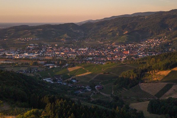 Blick nach Oberkirch im fremden Licht der Sonnenfinsternis, 20:21 Uhr