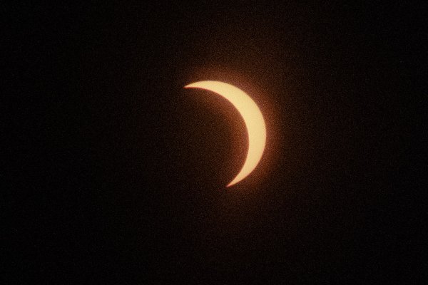 Maximum der Sonnenfinsternis: 91 Prozent Bedeckung um 20:16 Uhr